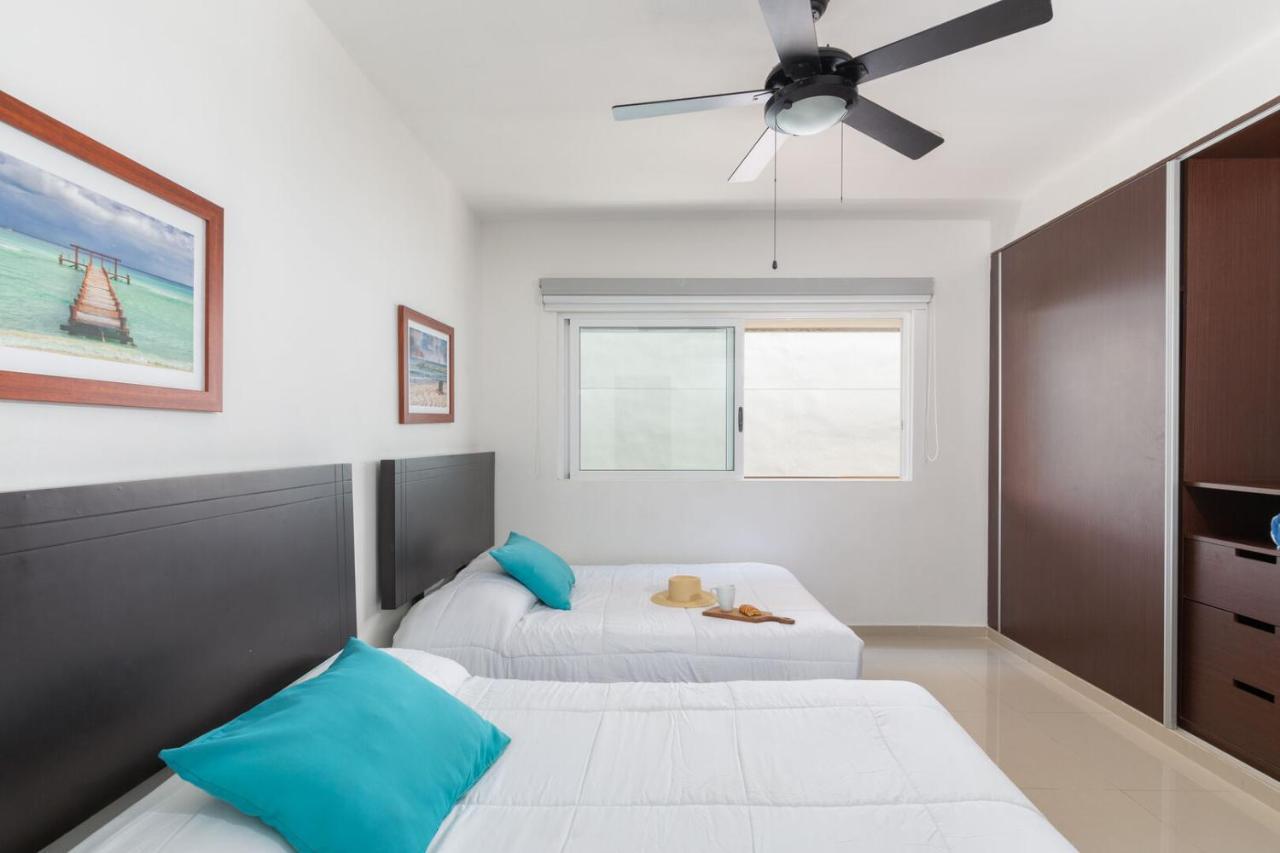 Phenomenal Combo Of 2 Separate Ph 1 In With Private Jacuzzi, Chic Amenities, Gym And 2 Rooftops Apartamento Playa del Carmen